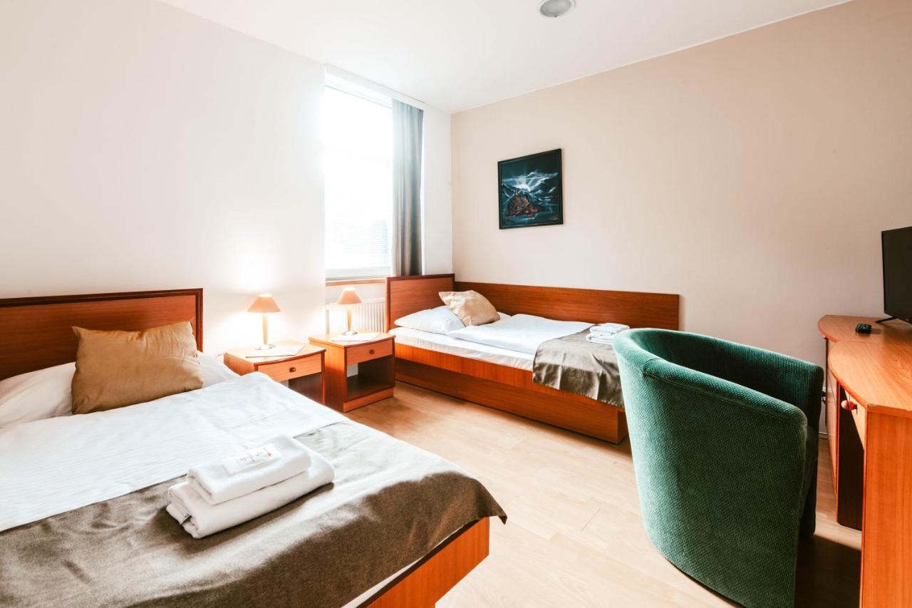 hotel ADRIA Nová Dubnica Exterior foto